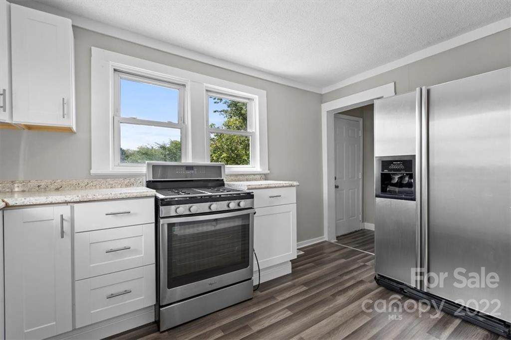 1501 Horah Street - Photo 1