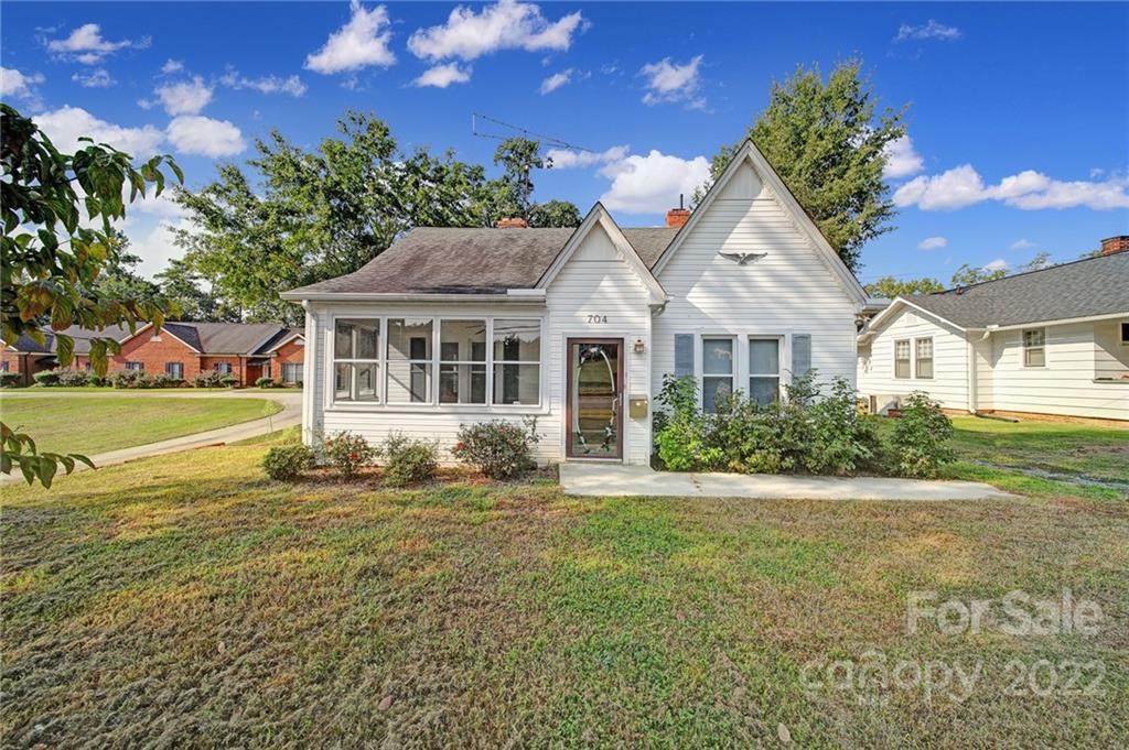 704 Morven Road - Photo 1