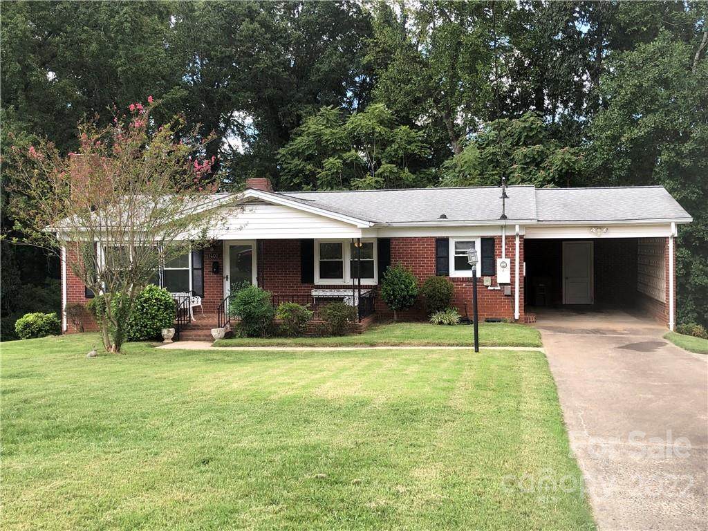 1402 Beverly Avenue - Photo 1