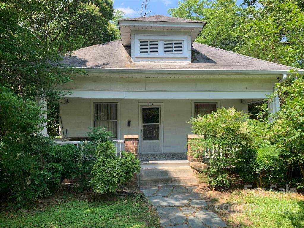 501 Heilig Avenue - Photo 1