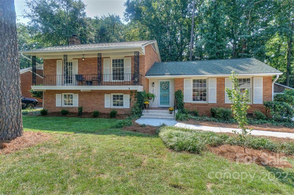 3922 Sulkirk Road - Photo 1