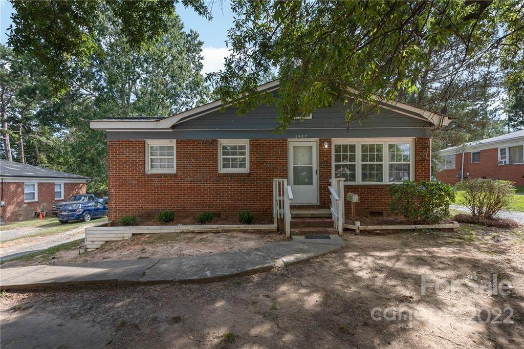 3427 Meredith Avenue - Photo 1