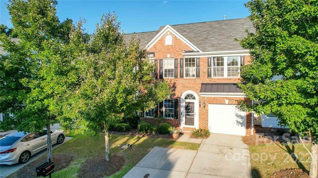 727 Prospect Lane - Photo 1