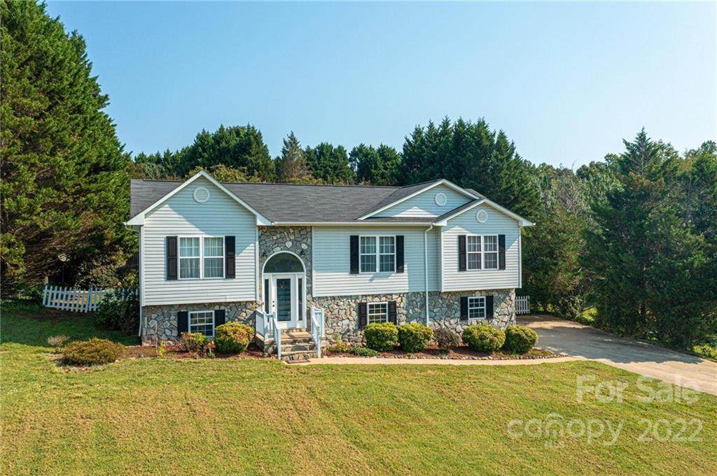230 Taylor Circle - Photo 1