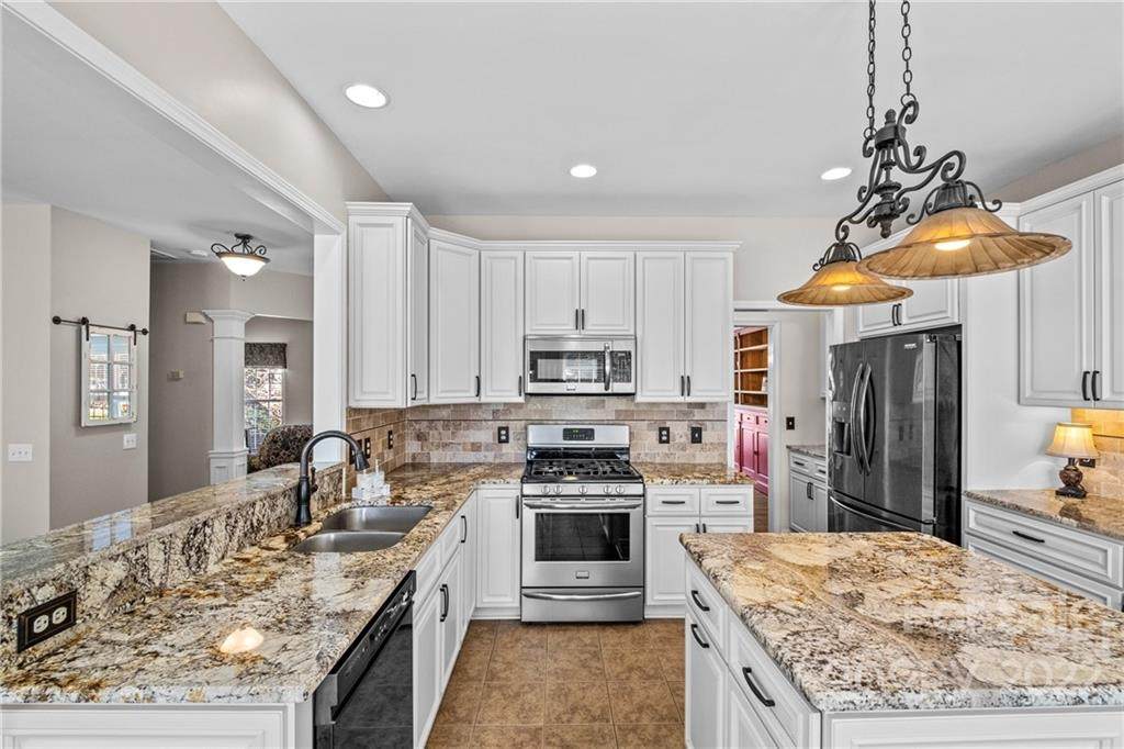 7712 Falgren Court - Photo 1