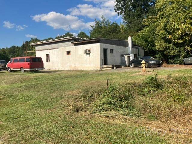 325 Railroad Street - Photo 1