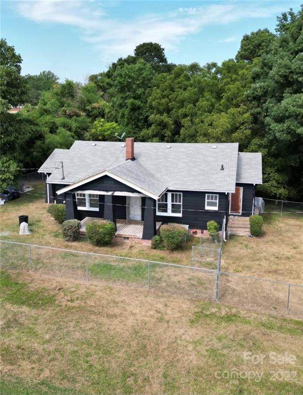 120 Nassau Place - Photo 1