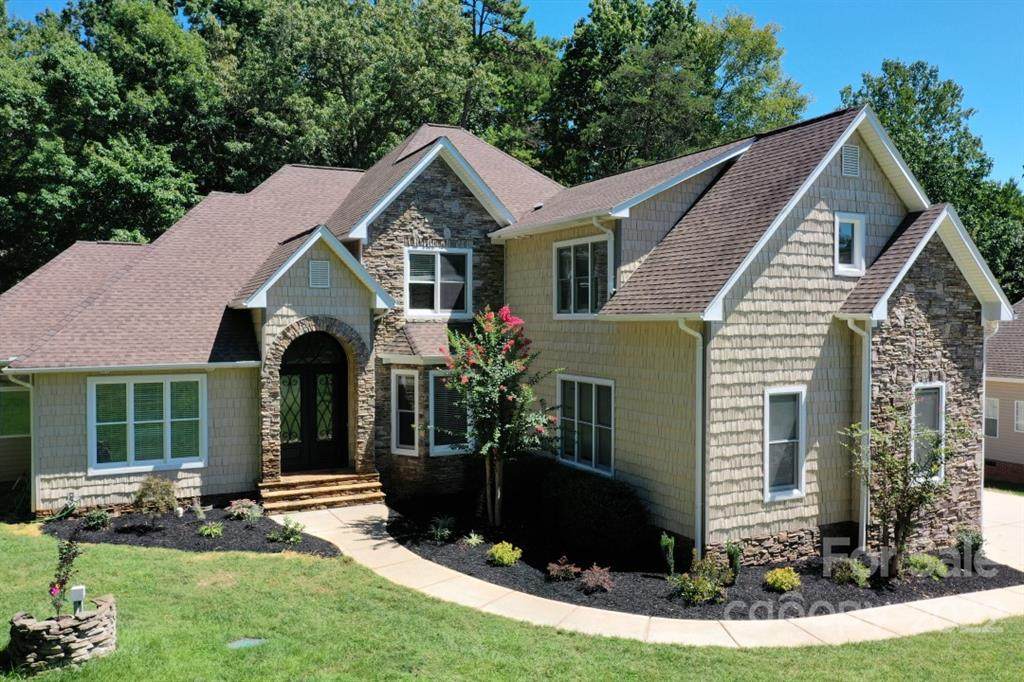 127 Gannett Drive - Photo 1
