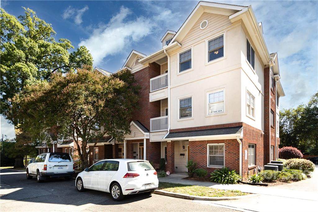 119 Summit Avenue - Photo 1