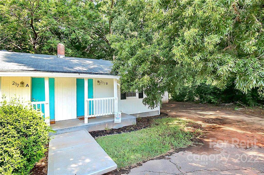 217 Sanders Street - Photo 1