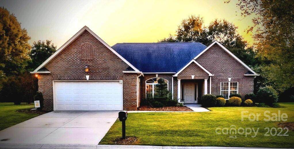 807 Wendermere Circle - Photo 1