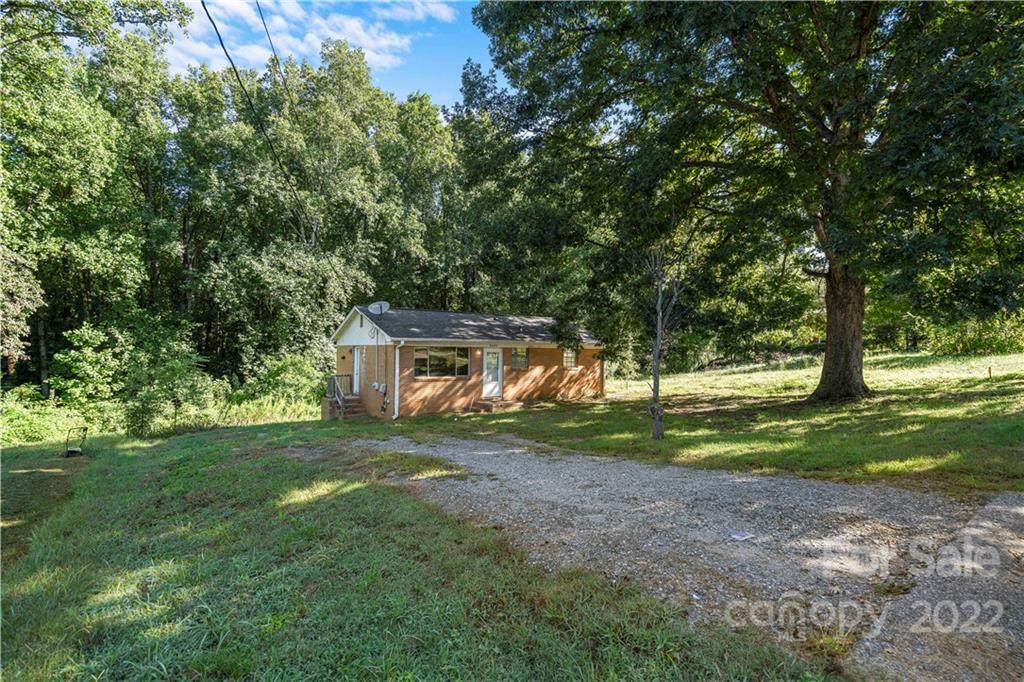 2452 Twin Avenue - Photo 1