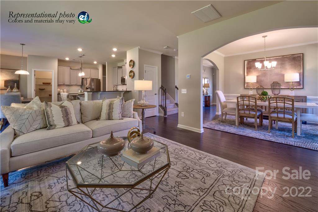 122 Doncaster Drive - Photo 1
