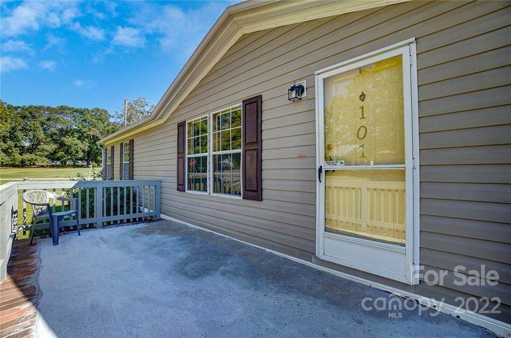 101 Holden Drive - Photo 1