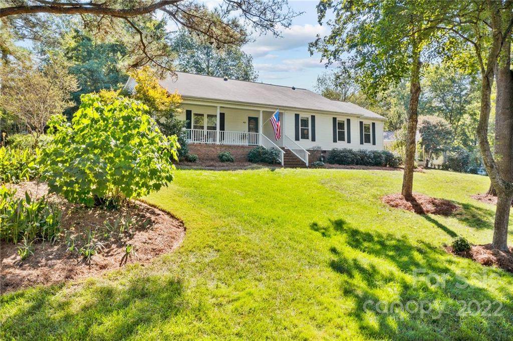 4001 Bridgewood Lane - Photo 1