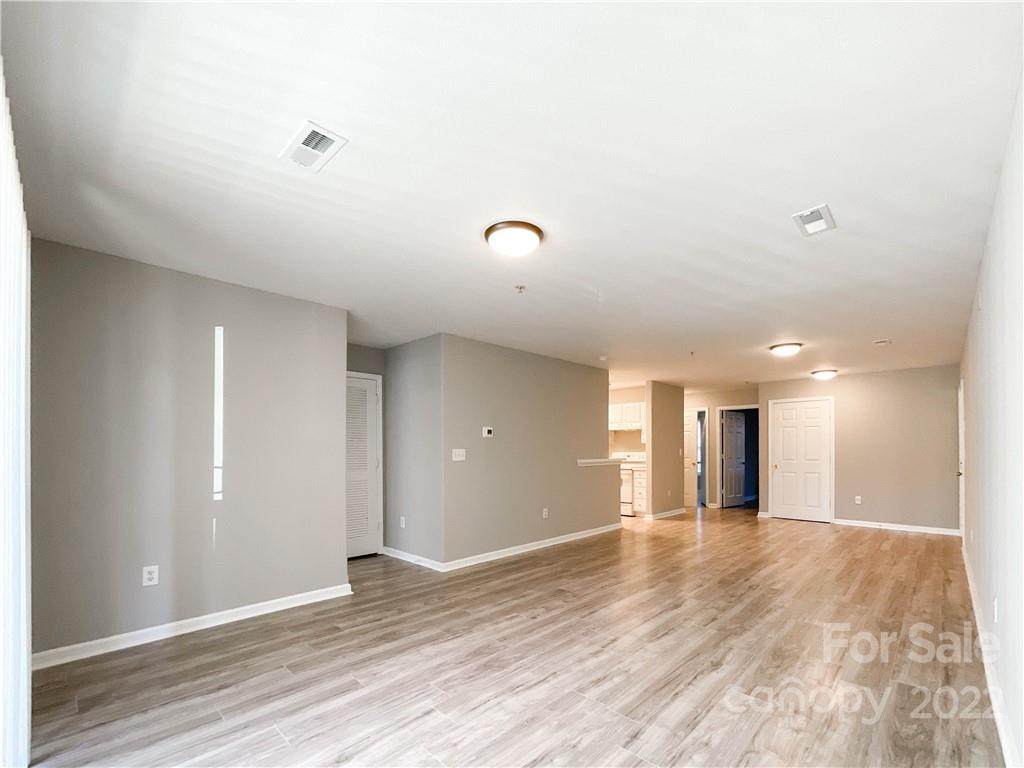 1152 Plaza Walk Drive - Photo 1