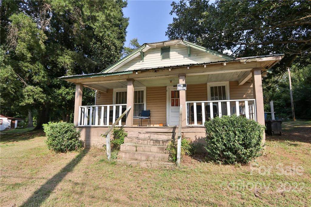 1107 8th Street - Photo 1