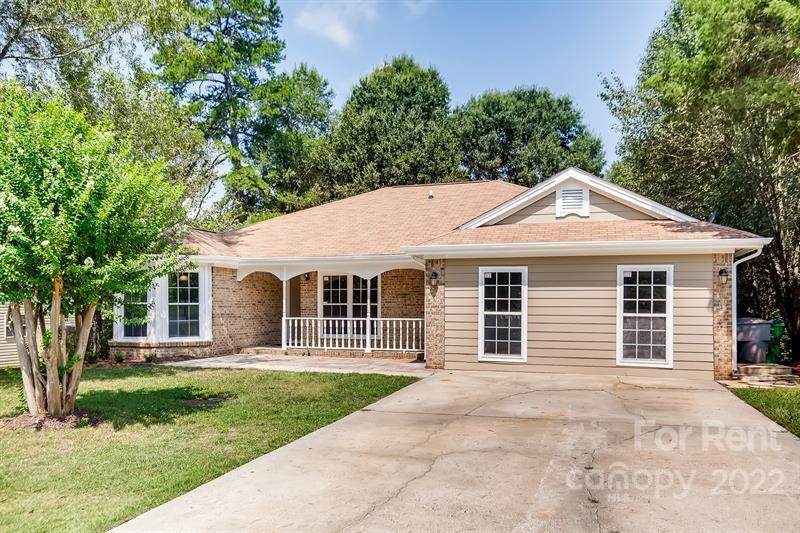8913 Vicksburg Road - Photo 1