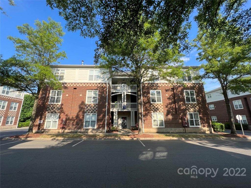 709 Northeast Drive - Photo 1
