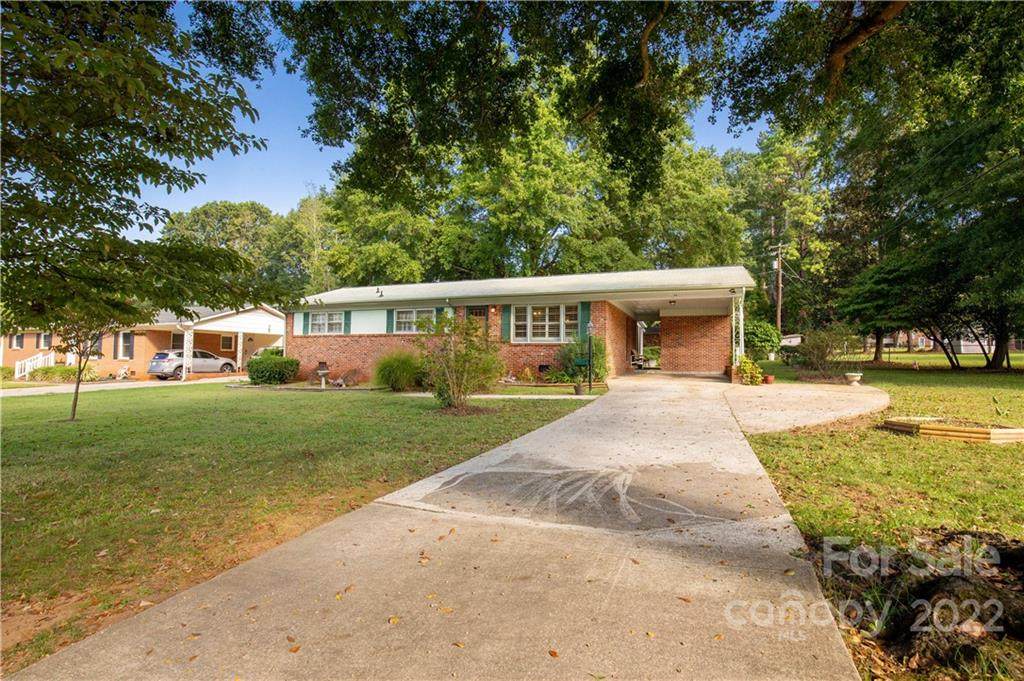 1106 Meadow Drive - Photo 1