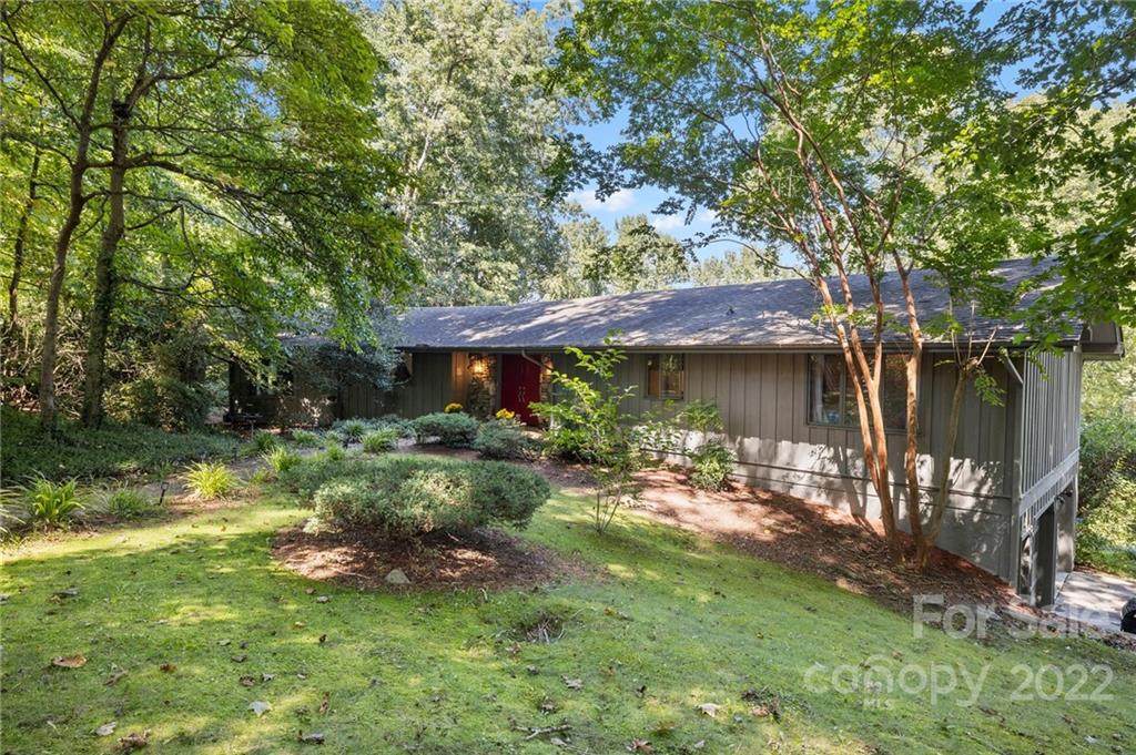 304 Canterbury Way - Photo 1
