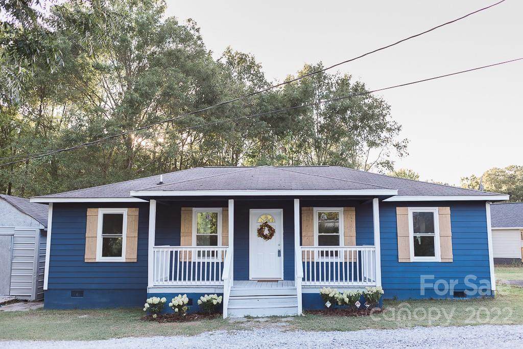 1427 Edgewood Drive - Photo 1