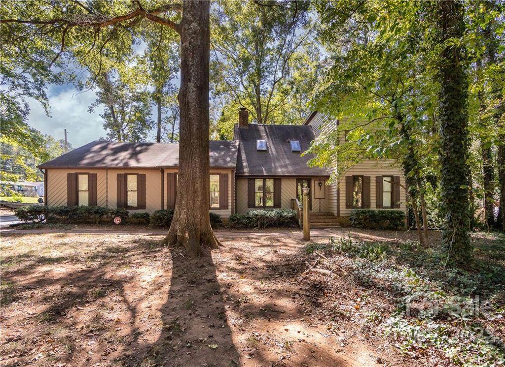 5643 Beaver Dam Lane - Photo 1
