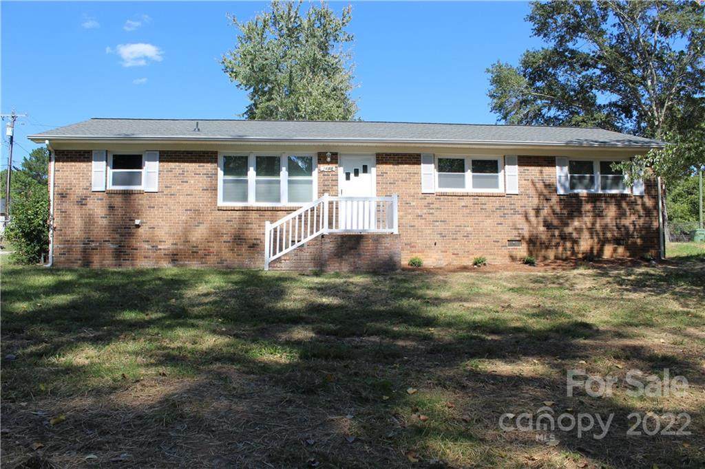 1688 Heatherwood Drive - Photo 1