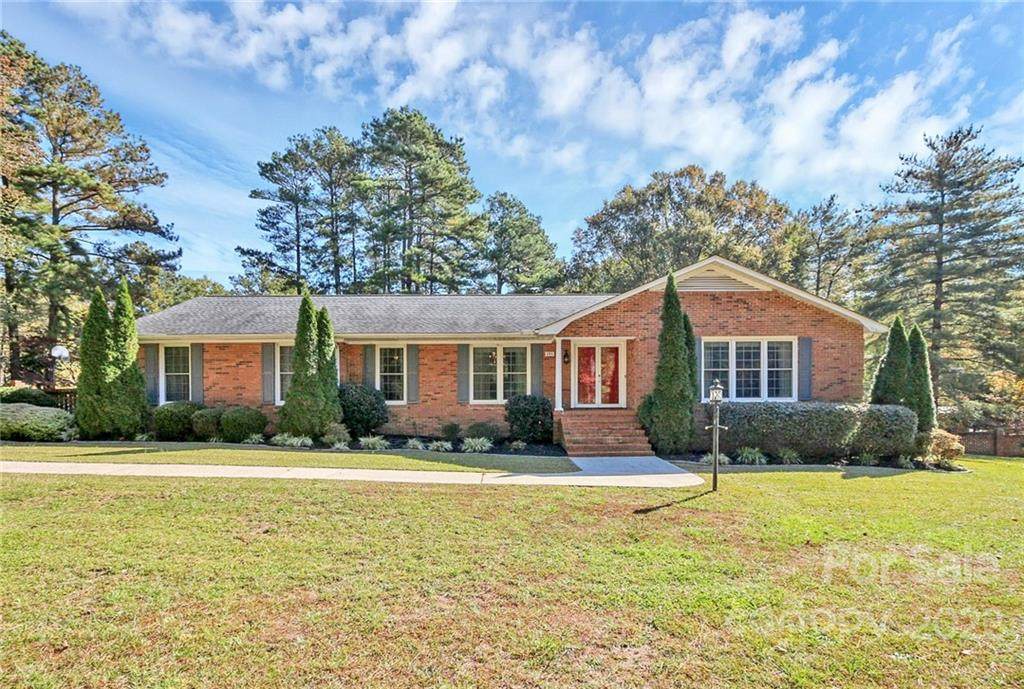195 Rainbow Circle - Photo 1