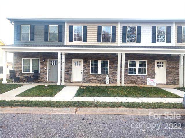 1558 Oak Leaf Drive - Photo 1