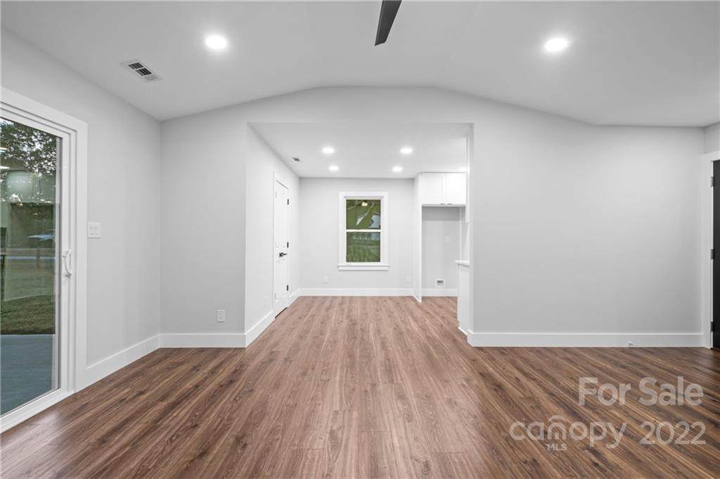 615 Edgehill Drive - Photo 1