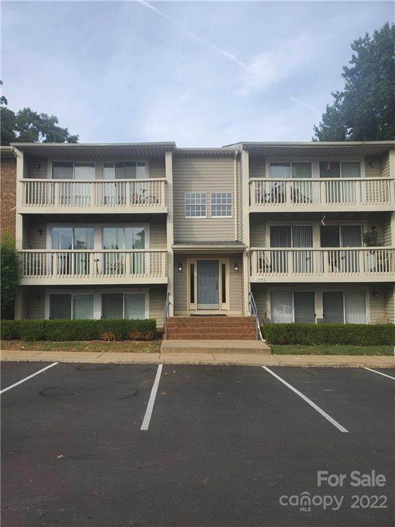 1645 Arlyn Circle - Photo 1