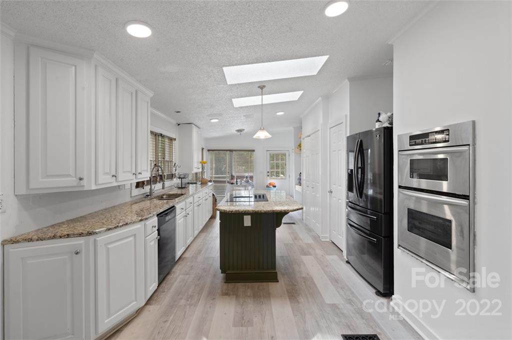 6200 Meeting Street - Photo 1
