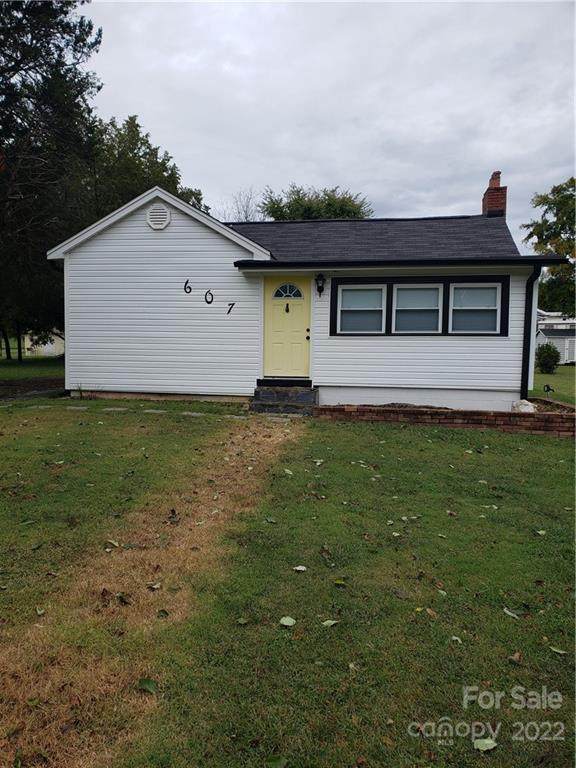 607 Rhyne Circle - Photo 1