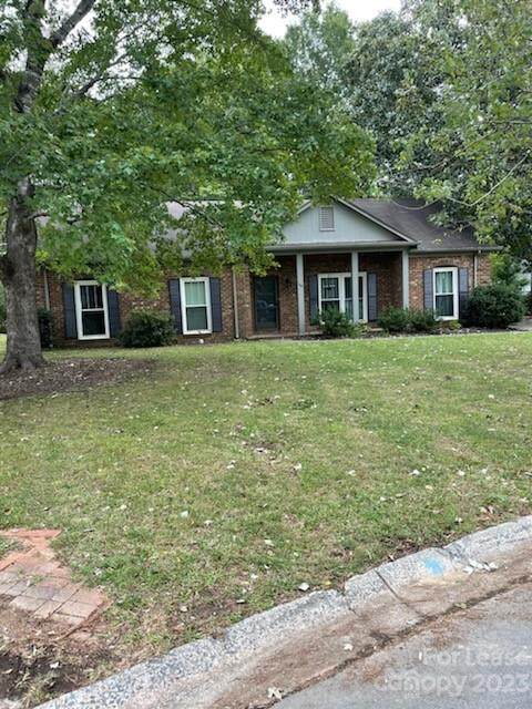 108 Peachtree Court - Photo 1