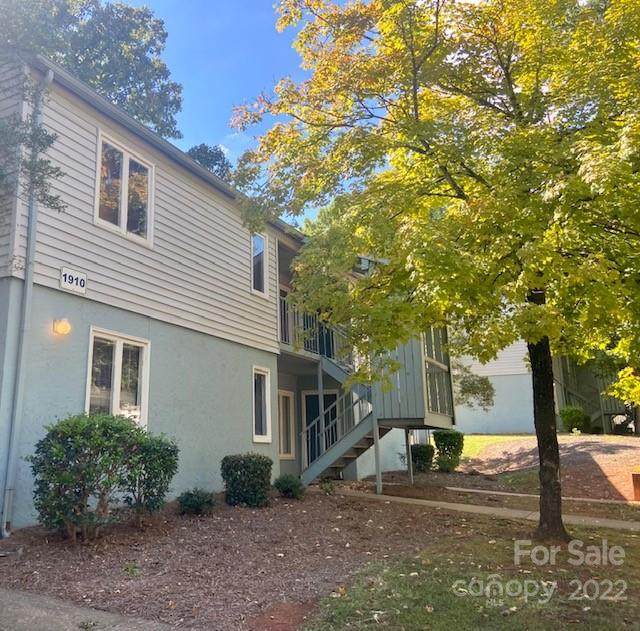 1910 Meadowlark Lane - Photo 1