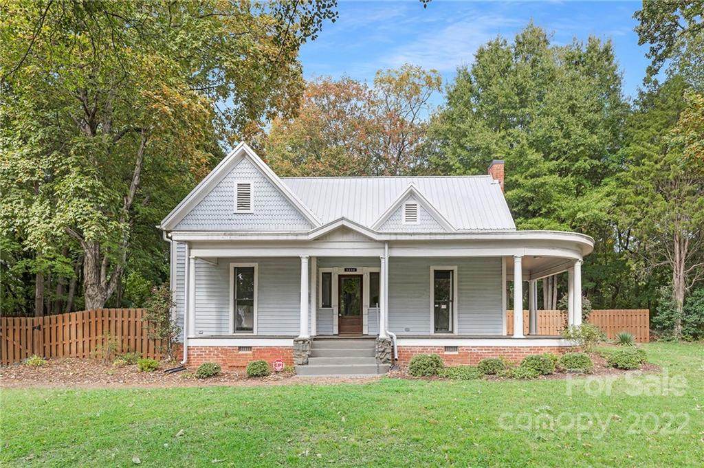 3200 Tuckaseegee Road - Photo 1