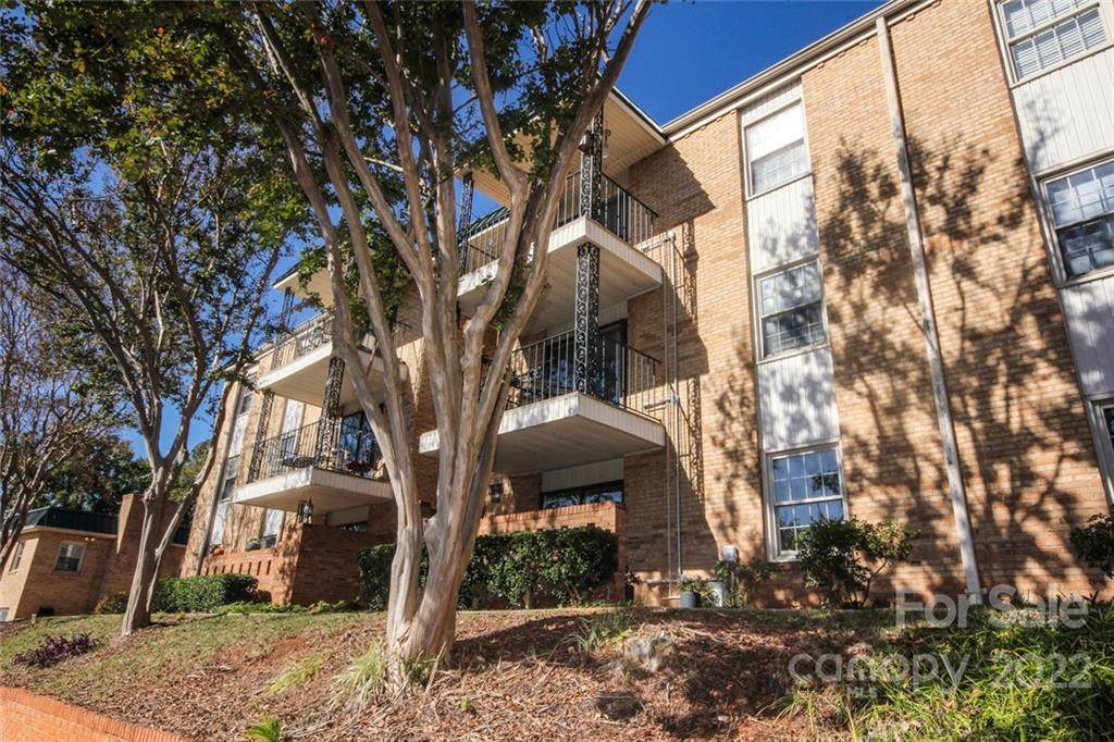 4735 Hedgemore Drive - Photo 1