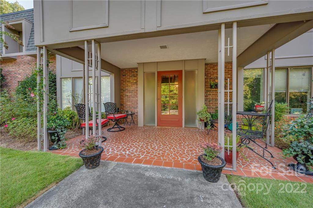 305 Grady Avenue - Photo 1