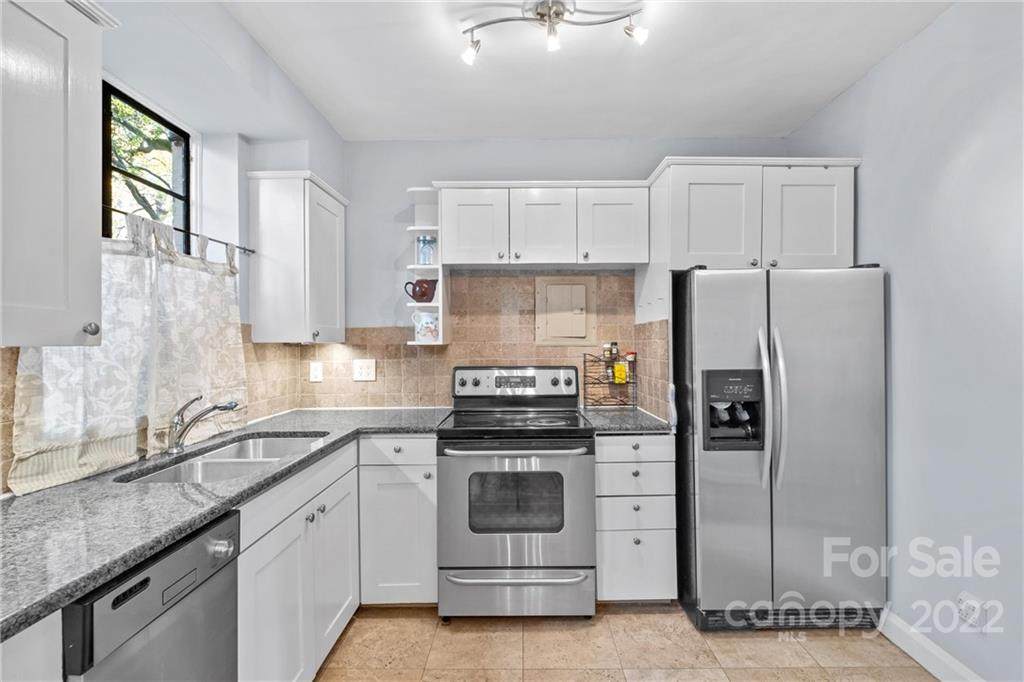 1121 Myrtle Avenue - Photo 1