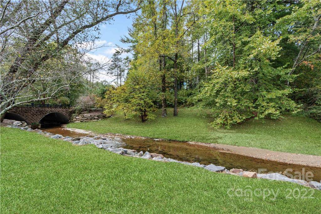 15 Bridgewater Drive - Photo 1