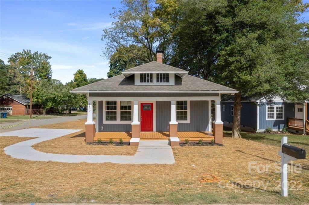 1700 Lee Street - Photo 1