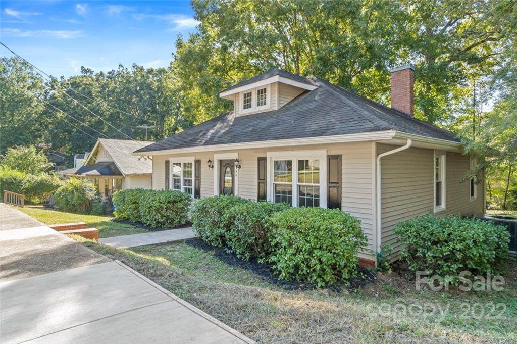 444 Oakwood Avenue - Photo 1