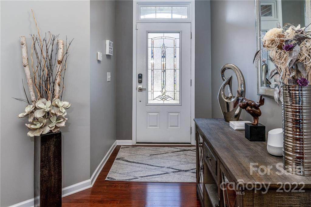 114 Clarendon Street - Photo 1