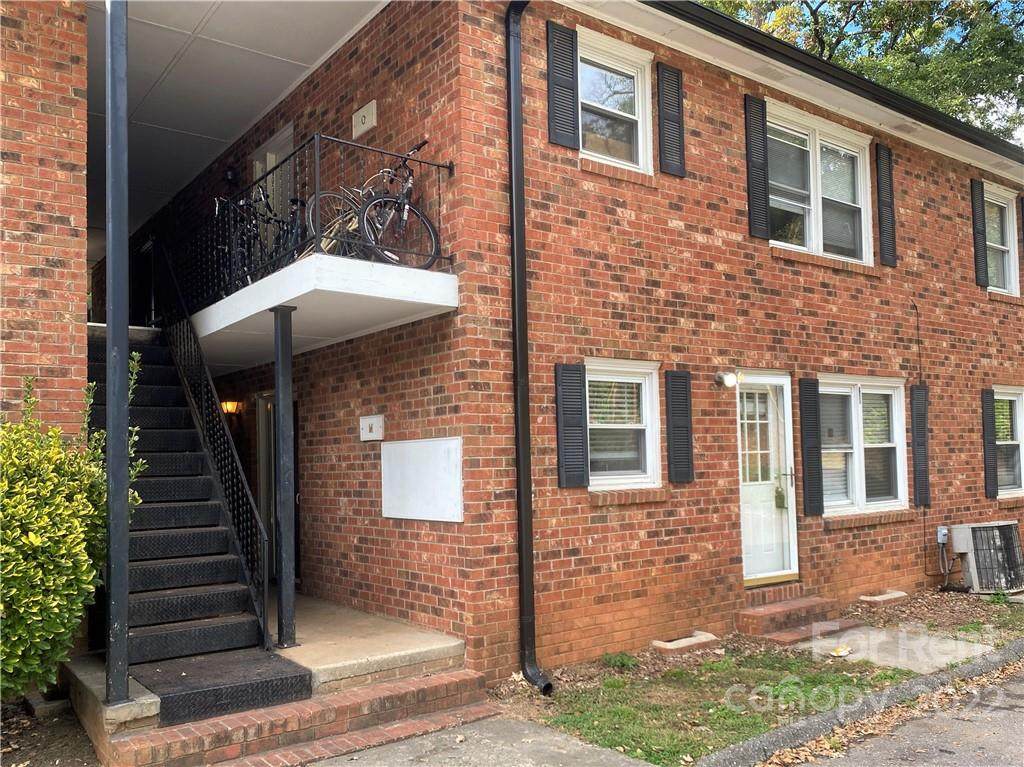718 Maple Avenue - Photo 1