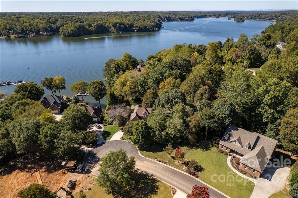 138 Tattersall Drive - Photo 1
