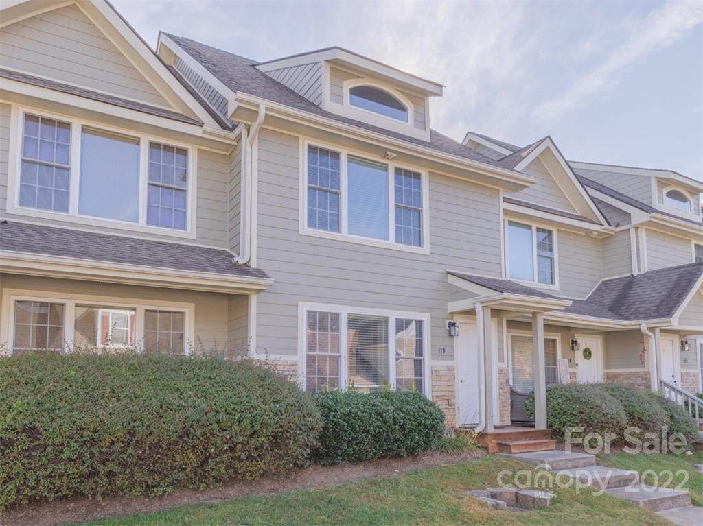 118 Rotunda Circle - Photo 1
