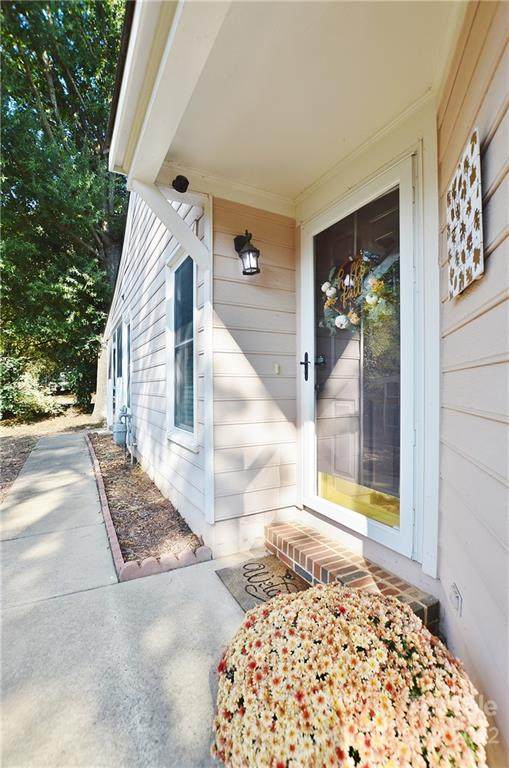 8719 Fox Chase Lane - Photo 1
