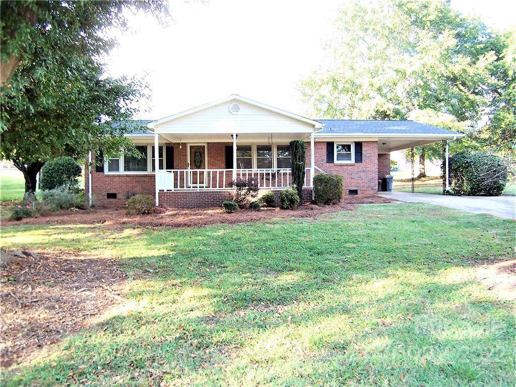 2103 Peninsula Avenue - Photo 1
