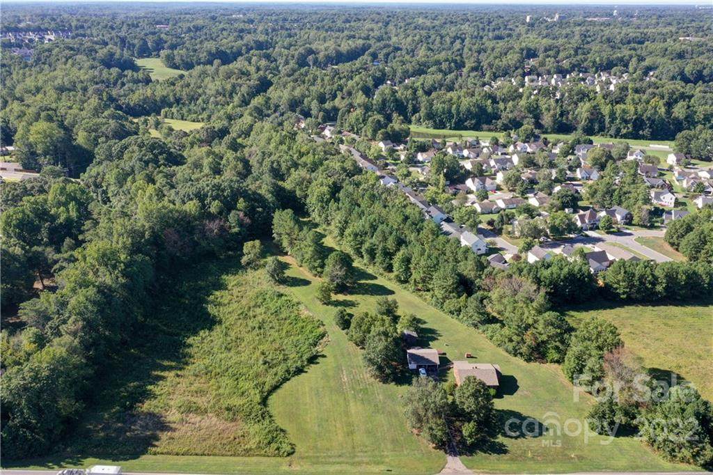 844 Oakridge Farm Highway - Photo 1